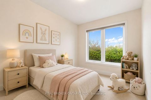 Photo 25 at 7 Kenneth Wood Crescent, Newtonbrook East, Toronto