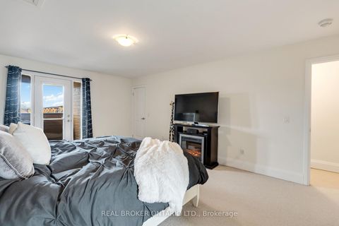 Photo 28 at 7 Kenneth Wood Crescent, Newtonbrook East, Toronto