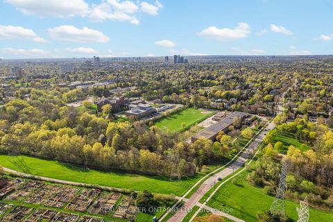 Photo 41 at 7 Kenneth Wood Crescent, Newtonbrook East, Toronto