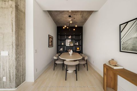 Photo 9 at PH05 - 608 Richmond Street W, Waterfront Communities C1, Toronto