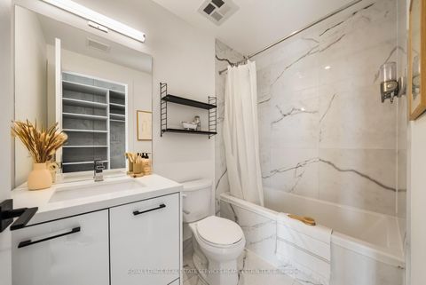 Photo 18 at PH05 - 608 Richmond Street W, Waterfront Communities C1, Toronto
