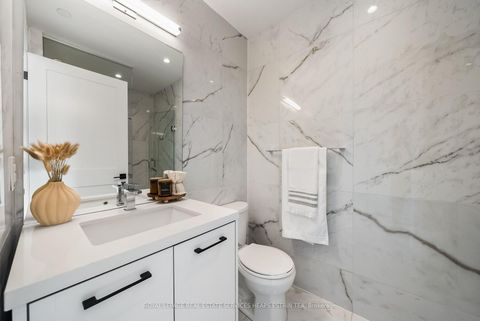 Photo 23 at PH05 - 608 Richmond Street W, Waterfront Communities C1, Toronto