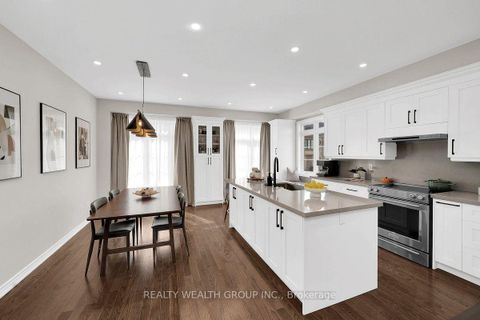Photo 13 at 122 Dundonnell Place, Vellore Village, Vaughan