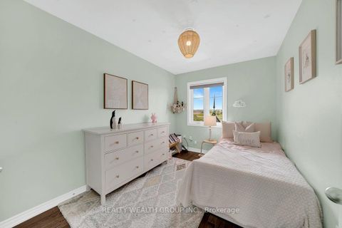 Photo 26 at 122 Dundonnell Place, Vellore Village, Vaughan
