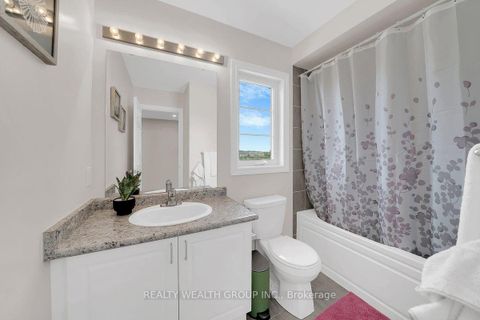 Photo 28 at 122 Dundonnell Place, Vellore Village, Vaughan