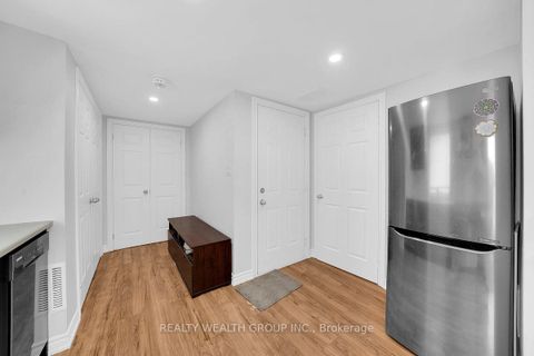 Photo 33 at 122 Dundonnell Place, Vellore Village, Vaughan