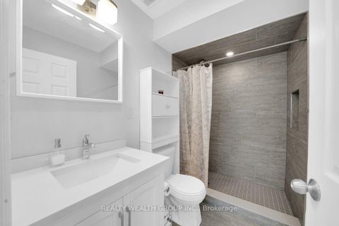 Photo 37 at 122 Dundonnell Place, Vellore Village, Vaughan