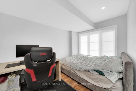 Photo 38 at 122 Dundonnell Place, Vellore Village, Vaughan