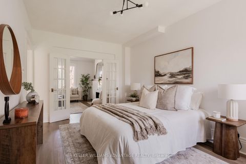 Photo 10 at 3 Columbine Avenue, The Beaches, Toronto
