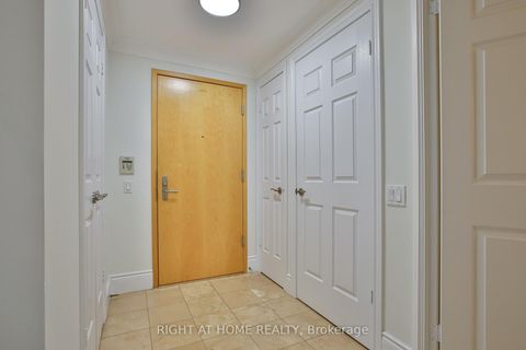 Photo 2 at 404 - 123 Eglinton Avenue E, Mount Pleasant West, Toronto