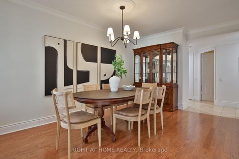 Photo 5 at 404 - 123 Eglinton Avenue E, Mount Pleasant West, Toronto