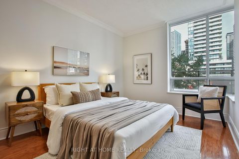 Photo 20 at 404 - 123 Eglinton Avenue E, Mount Pleasant West, Toronto