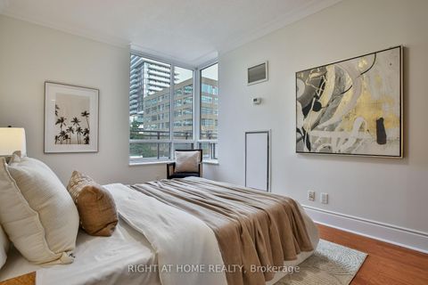 Photo 21 at 404 - 123 Eglinton Avenue E, Mount Pleasant West, Toronto