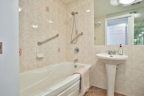 Photo 26 at 404 - 123 Eglinton Avenue E, Mount Pleasant West, Toronto