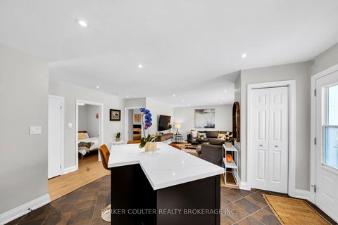 Photo 11 at 7 Oakley Park Square, Wellington, Barrie