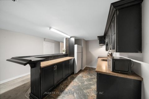 Photo 22 at 7 Oakley Park Square, Wellington, Barrie