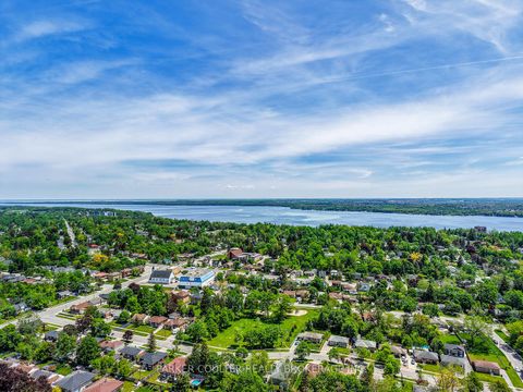 Photo 40 at 7 Oakley Park Square, Wellington, Barrie