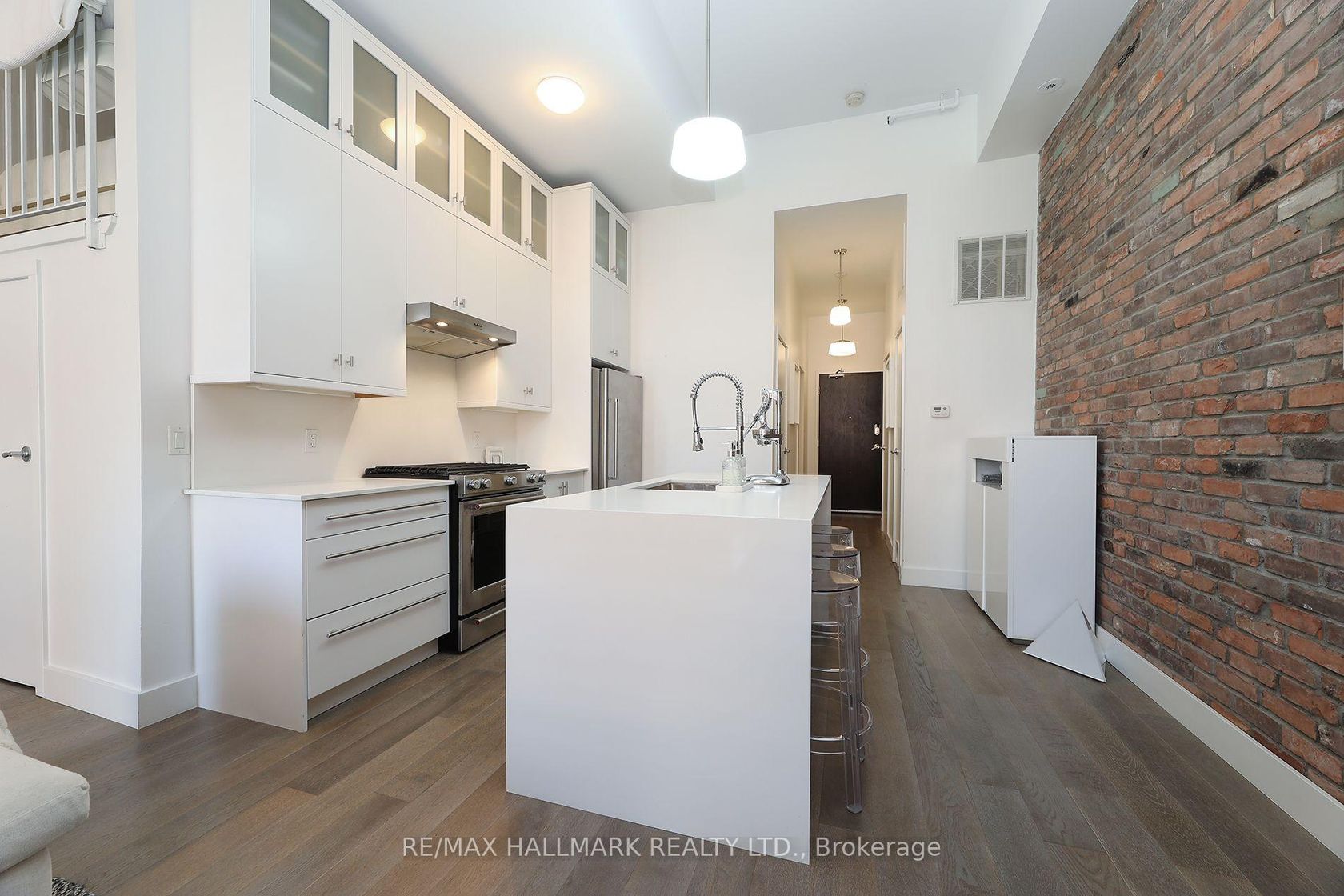 204 - 1842 Queen Street E, The Beaches, Toronto 