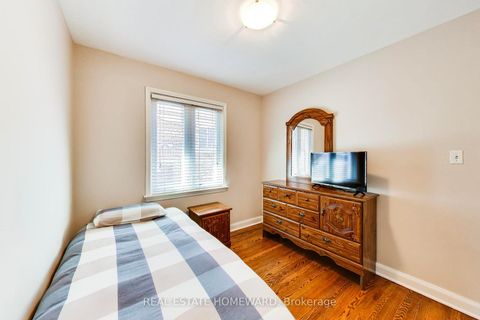 Photo 15 at 4 Martorino Drive, Kennedy Park, Toronto