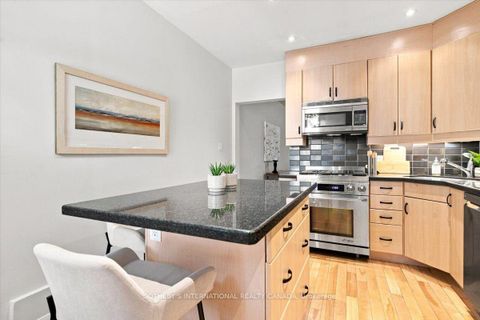 Photo 16 at 334 Albany Avenue, Casa Loma, Toronto