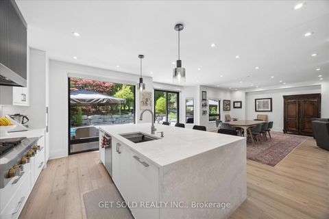 Photo 11 at 64 Spence Drive, Aurora Highlands, Aurora