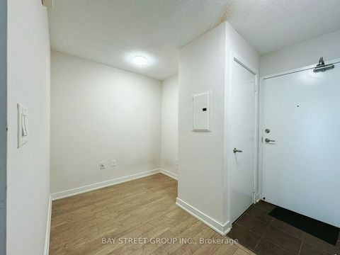 Photo 5 at 807 - 11 Brunel Court, Waterfront Communities C1, Toronto