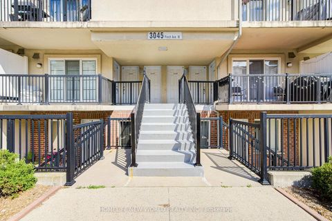 Photo 2 at 2087 - 3045 Finch Avenue W, Humbermede, Toronto