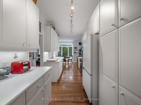 Photo 1 at 10 De Savery Crescent, Mount Pleasant West, Toronto