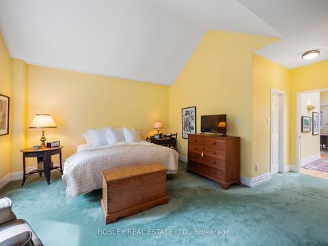 Photo 25 at 10 De Savery Crescent, Mount Pleasant West, Toronto