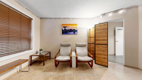 Photo 7 at 145 Campbell Avenue, Yorkhill, Vaughan
