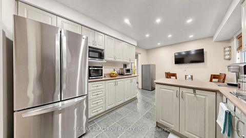 Photo 11 at 145 Campbell Avenue, Yorkhill, Vaughan