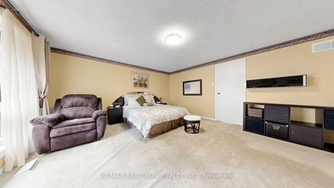Photo 18 at 145 Campbell Avenue, Yorkhill, Vaughan