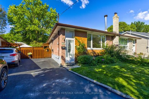 Photo 2 at 117 Marbury Crescent, Donalda, Toronto