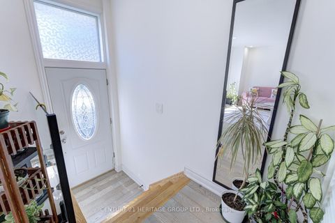 Photo 4 at 117 Marbury Crescent, Donalda, Toronto