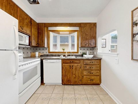 Photo 8 at 36 Joanna Drive E, Maryvale, Toronto