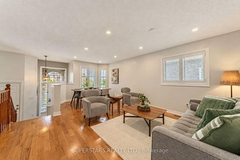Photo 6 at 167 Humberland Drive, Oak Ridges, Richmond Hill