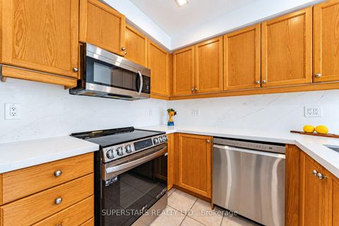 Photo 13 at 167 Humberland Drive, Oak Ridges, Richmond Hill