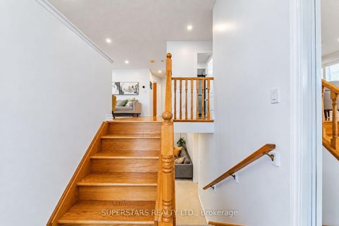 Photo 21 at 167 Humberland Drive, Oak Ridges, Richmond Hill