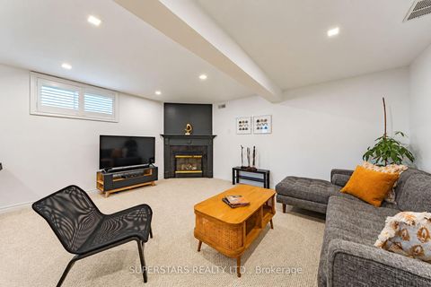 Photo 22 at 167 Humberland Drive, Oak Ridges, Richmond Hill