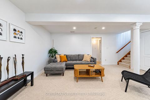 Photo 24 at 167 Humberland Drive, Oak Ridges, Richmond Hill