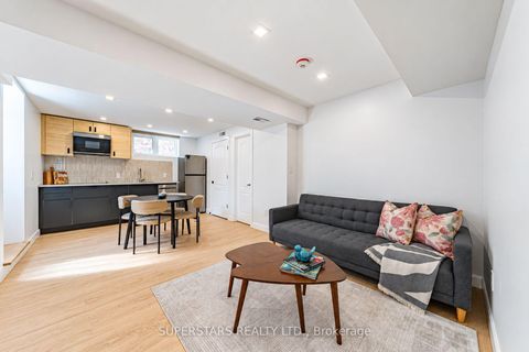 Photo 31 at 167 Humberland Drive, Oak Ridges, Richmond Hill