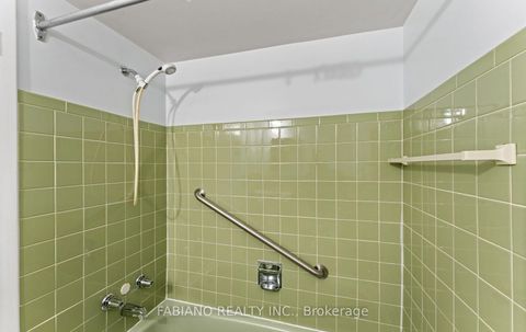 Photo 13 at 549 Gladstone Avenue, Junction, Toronto