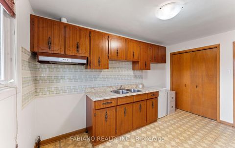 Photo 26 at 549 Gladstone Avenue, Junction, Toronto