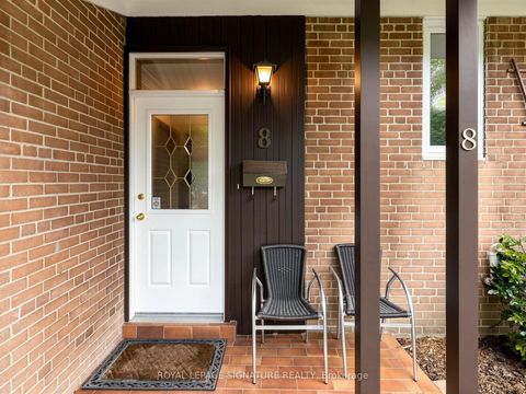 Photo 2 at 8 Ternhill Crescent, Don Mills, Toronto