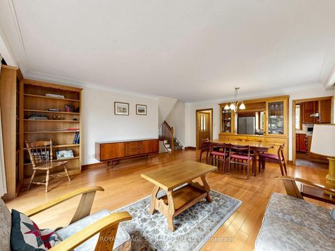 Photo 7 at 8 Ternhill Crescent, Don Mills, Toronto