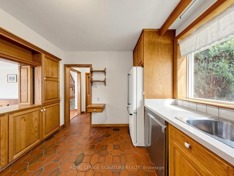 Photo 16 at 8 Ternhill Crescent, Don Mills, Toronto