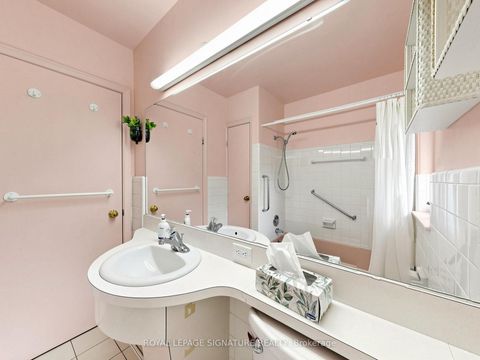 Photo 25 at 8 Ternhill Crescent, Don Mills, Toronto