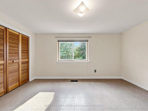 Photo 29 at 8 Ternhill Crescent, Don Mills, Toronto