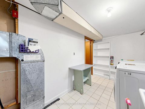 Photo 37 at 8 Ternhill Crescent, Don Mills, Toronto