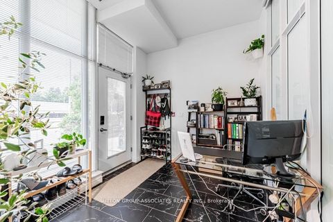 Photo 4 at 110 - 628 Fleet Street, Niagara, Toronto